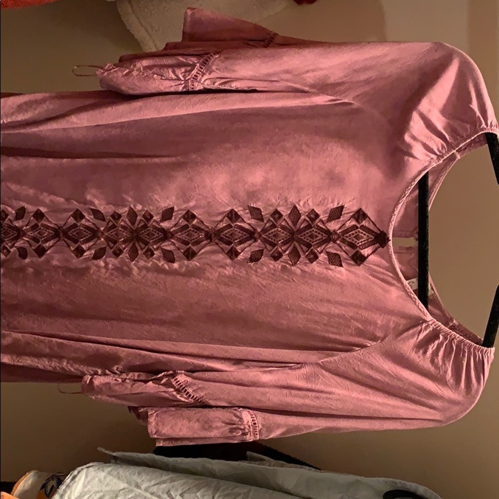 Mauve Andreè Blue shirt